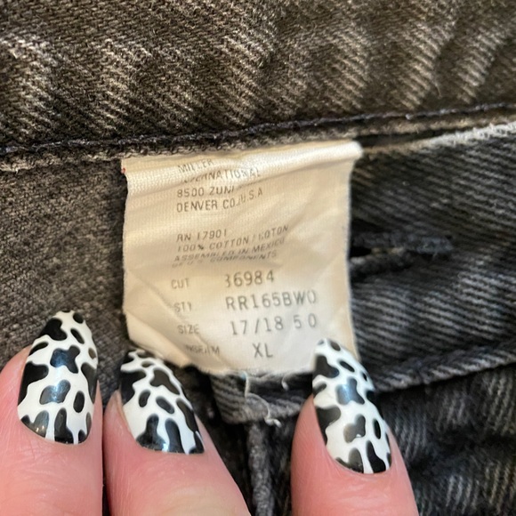 • GREY ROCKIES • Rocky Mountain Jeans - Picture 5 of 7